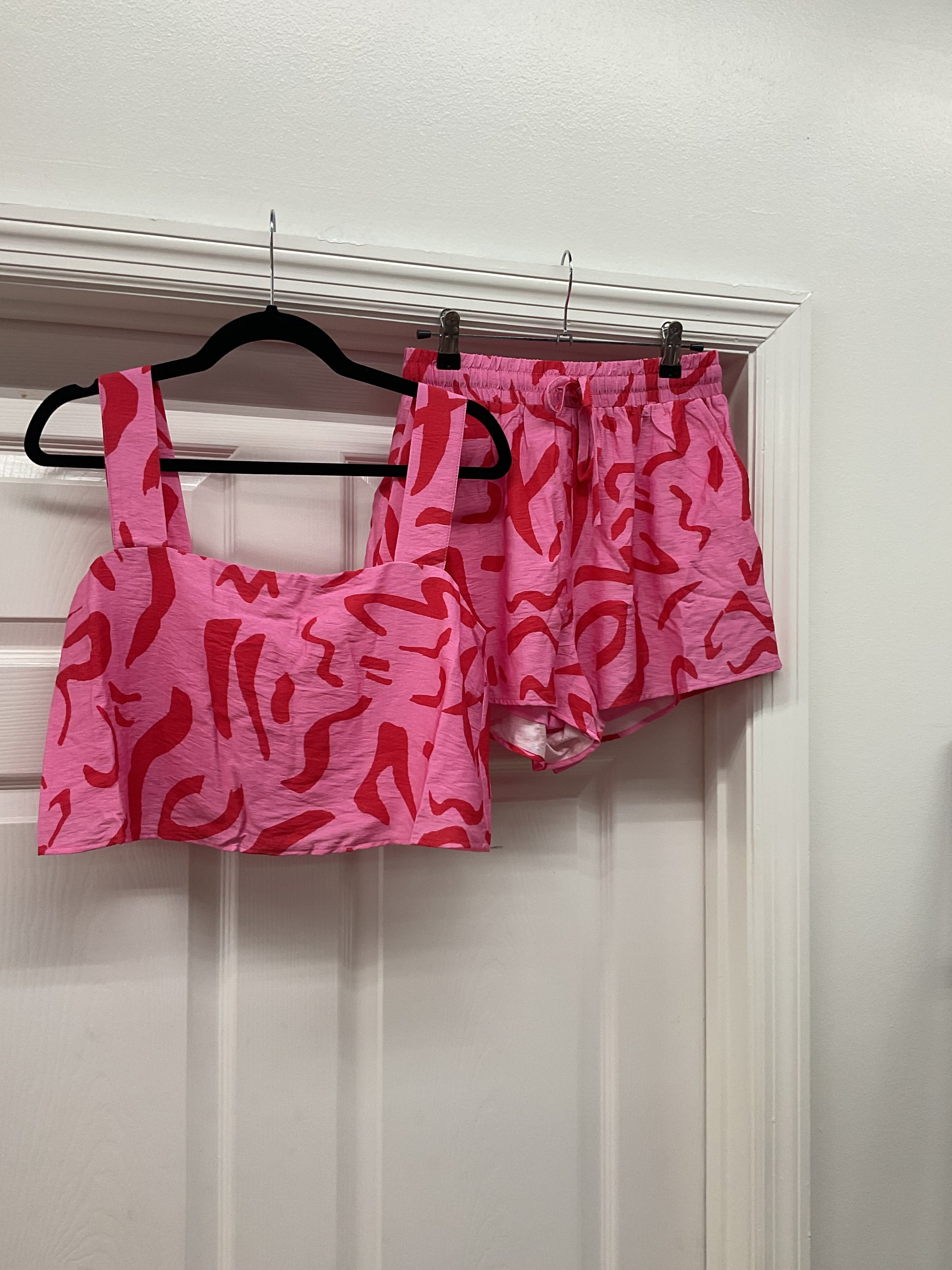 Abstract Print Top & Shorts Set - Pink/Red