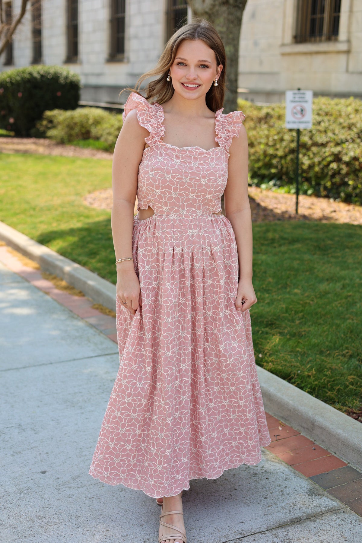 Fleur Embroidered Midi Dress in Blush