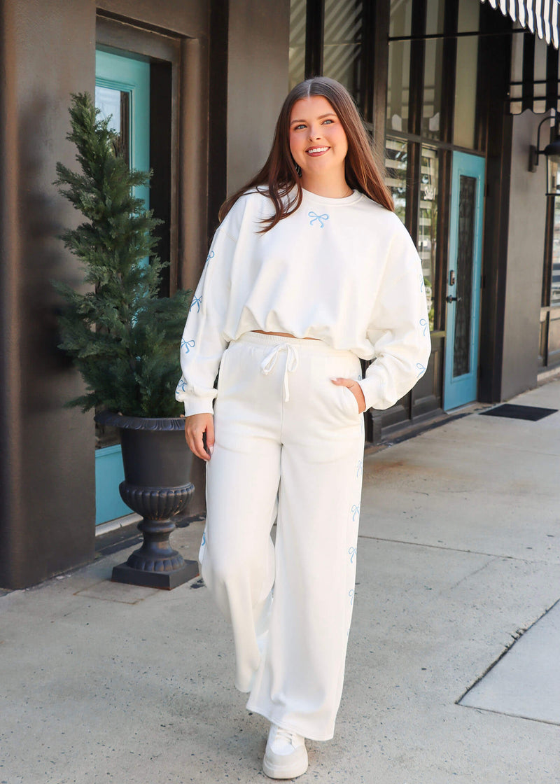 Seal It with a Bow Sweatpants - White