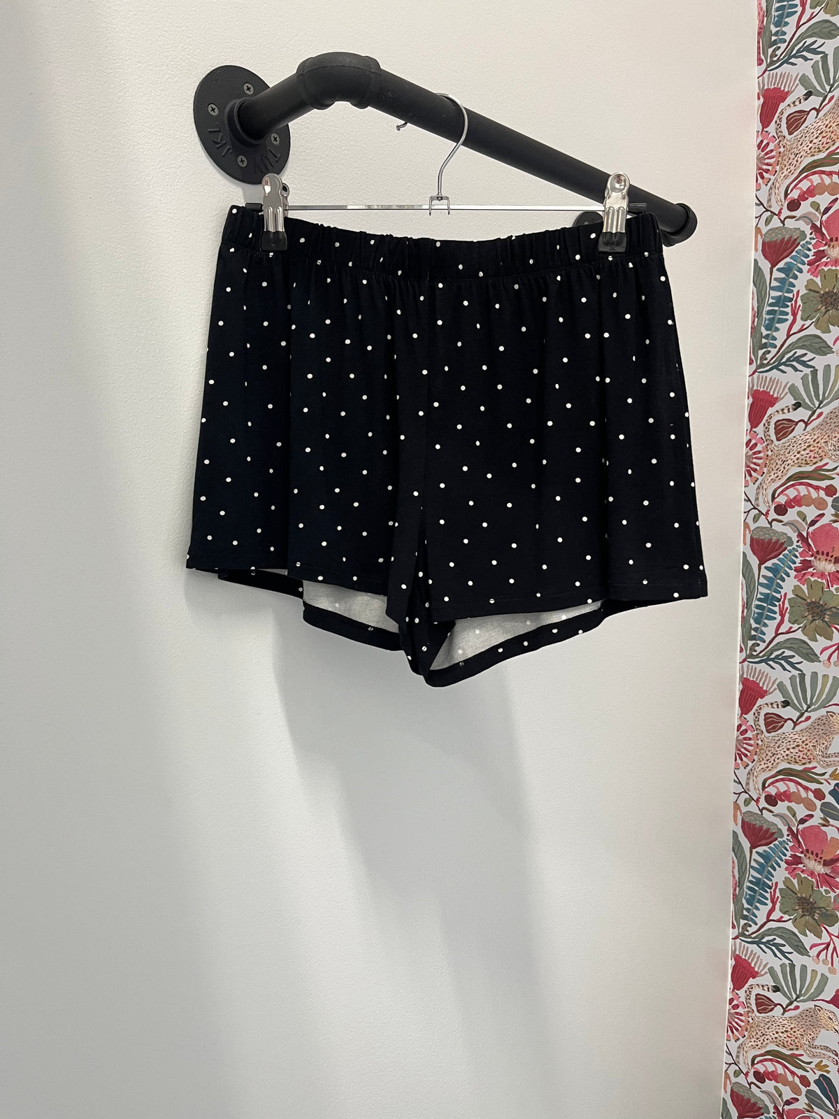 Luxe Dot Short - Black/White