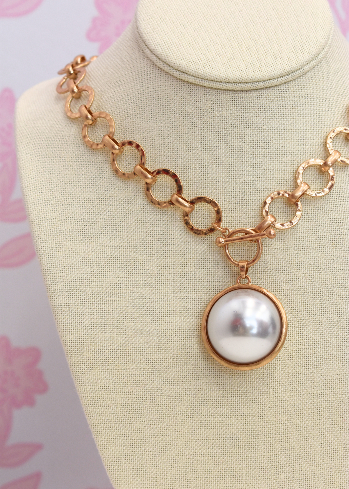 Big Pearl Dome Pendant Necklace - Gold