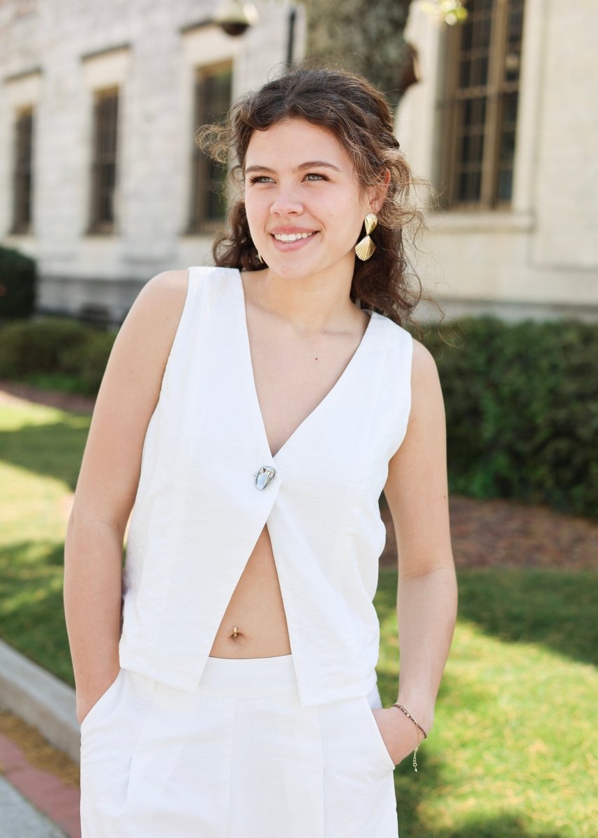 Trendy Women's Tops – Boutique Blouses, Tees & More Online
