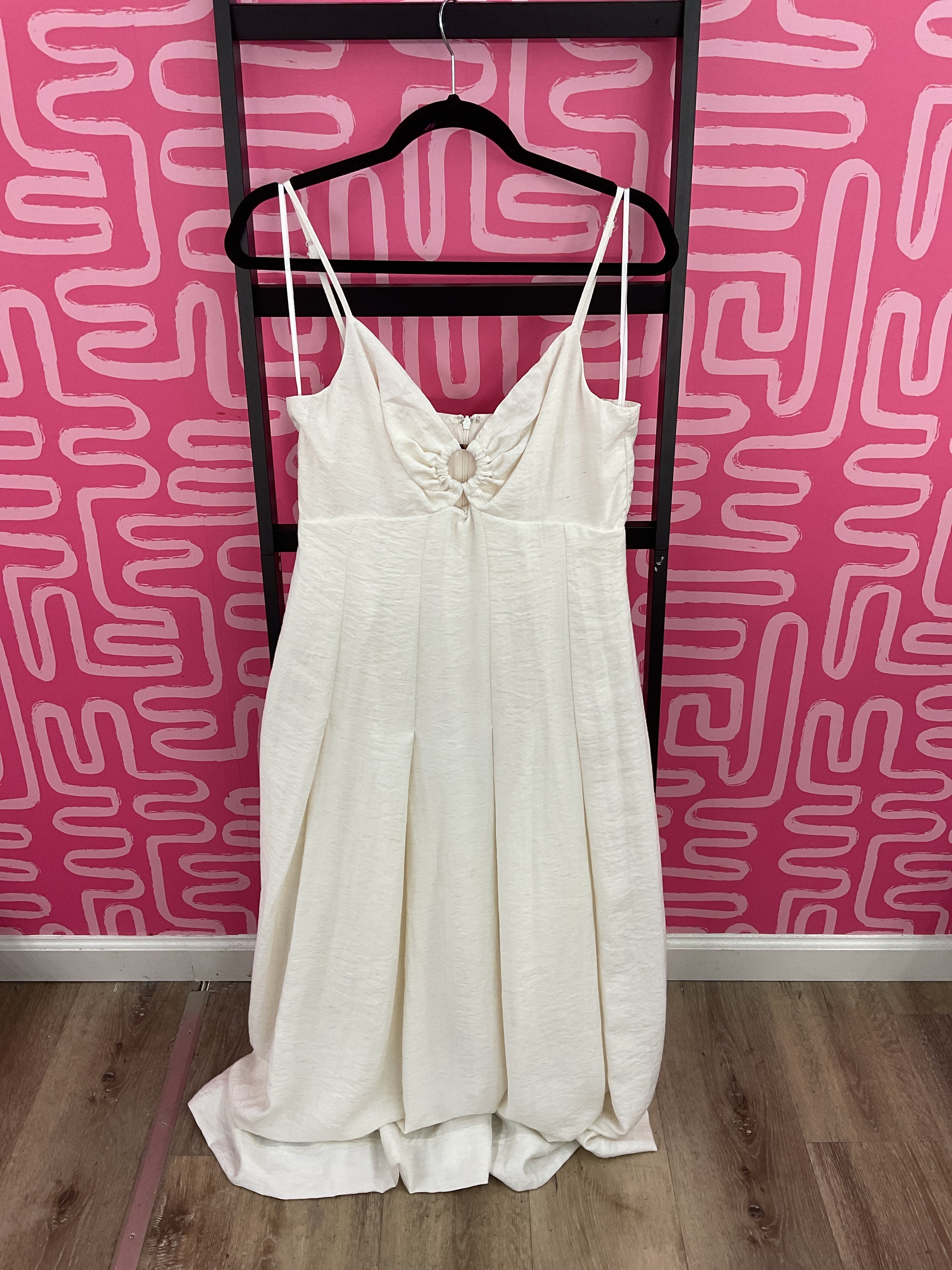 Ring Detail Pleated Midi Dress- Ivory.