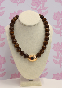 Organic accent necklace in warm brown tones