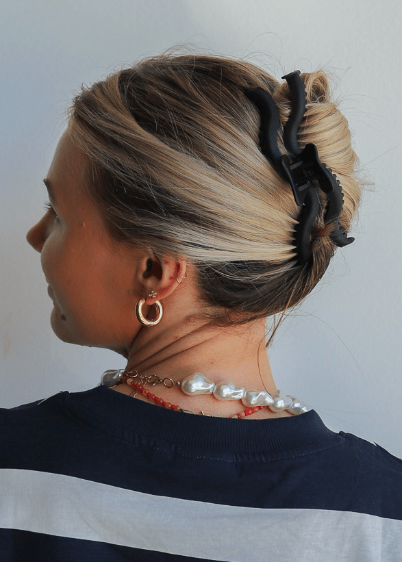 Wavy Original Hold Everything Claw - Matte Black - MerciGrace BoutiqueHair Clips